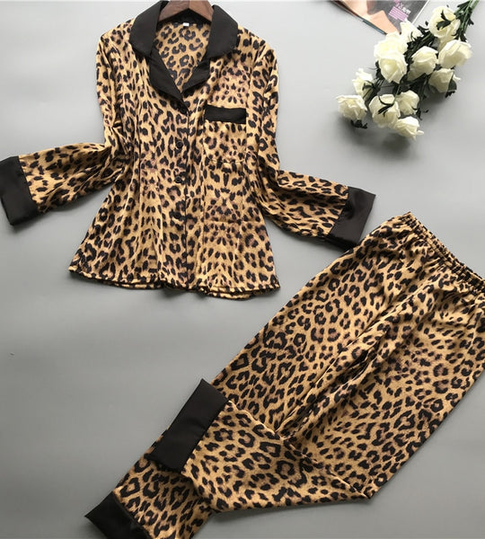 Pijama Leopard - 2 Peças Cetim - By Time  Shop